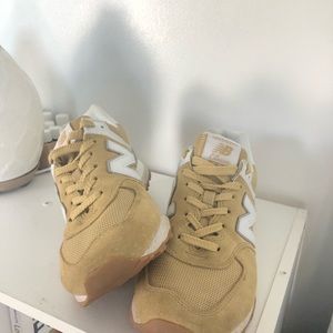 New Balance 574 yellow size 8.5